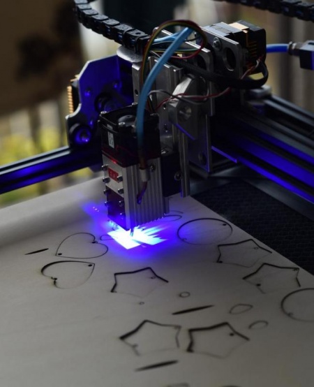 Comment utiliser la d&eacute;coupe laser &agrave; ANGERVILLE L'ORCHER ?